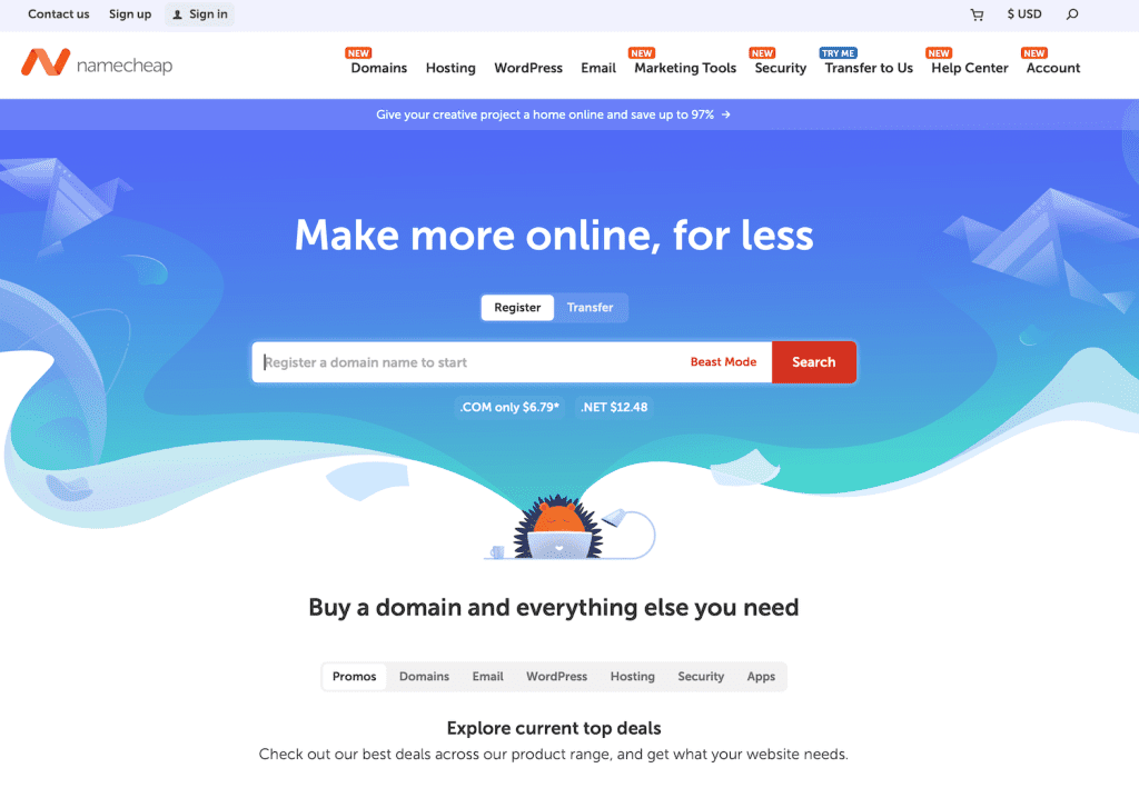 Namecheap homepage met domeinregistratie zoekveld en actuele aanbiedingen
