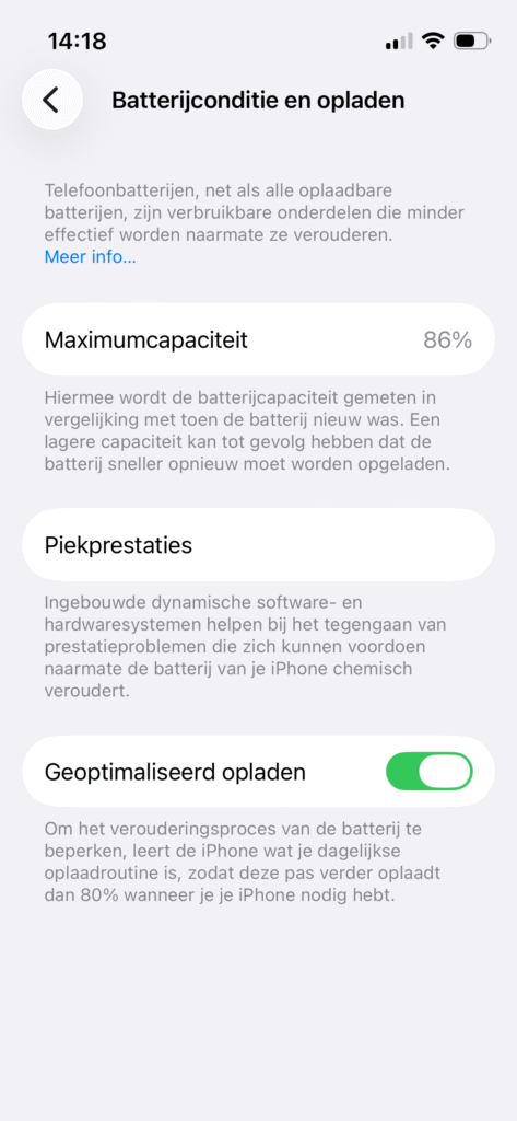 Batterijconditie van een iPhone 13 mini op 86% maximumcapaciteit in iOS-instellingen
